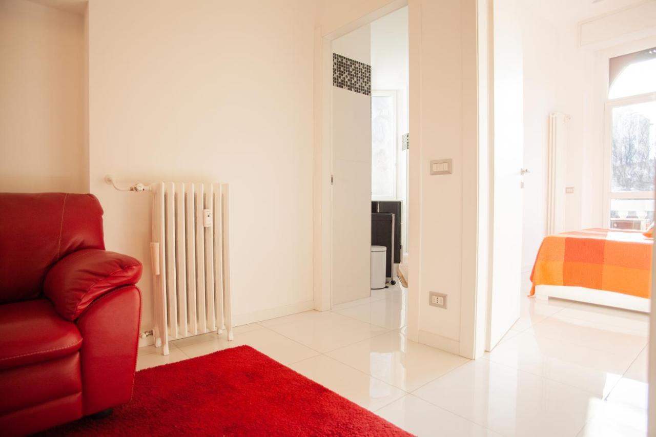 Lambrate Elegant Bright Apartment มิลาน ภายนอก รูปภาพ